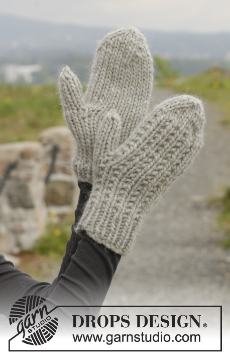 Astrid Mittens / DROPS 157-33 - Gestrickte DROPS Handschuhe in „Snow“.