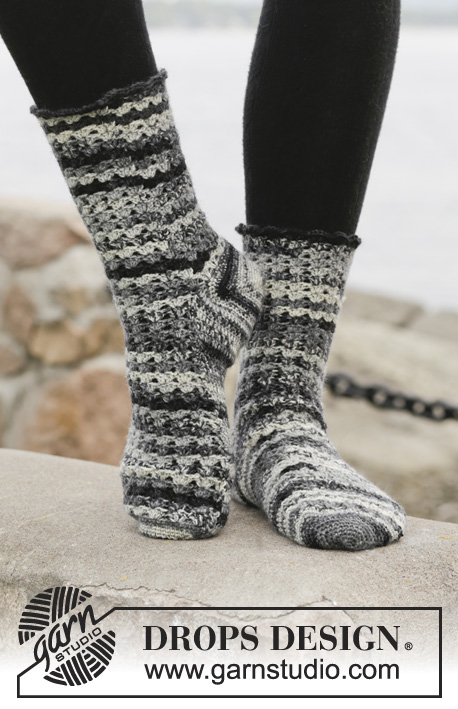Rocky Road / DROPS 158-49 - Crochet DROPS socks in Fabel, worked toe-up. Size 37-43