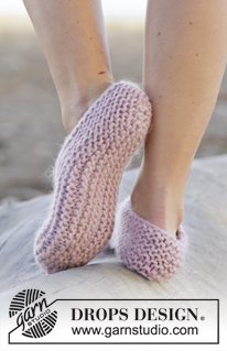 Cozy Spring / DROPS 160-22 - Knitted DROPS slippers in garter st with cables in Andes. Size 35 - 42
