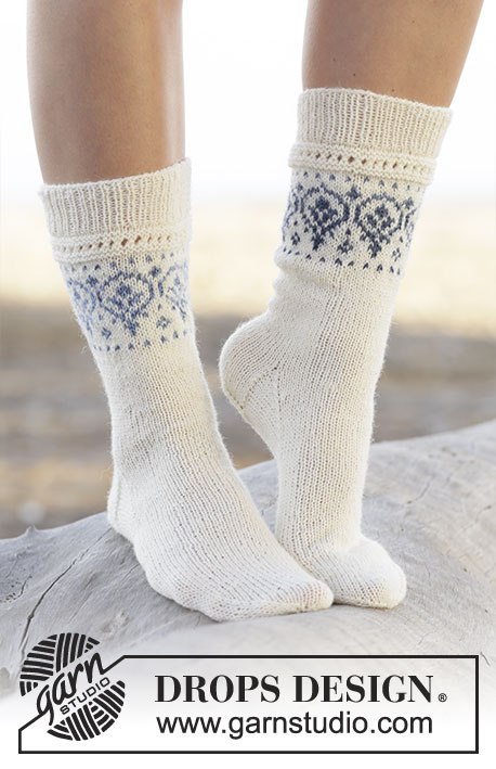 Nordic Summer Socks / DROPS 161-34 - Strikkede DROPS sokker i ”Fabel” og “Delight” med mønsterbort. Str 35 - 43.