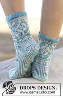 Ice Magic / DROPS 161-36 - Knitted DROPS socks with Norwegian pattern in Fabel. Size 35 - 43