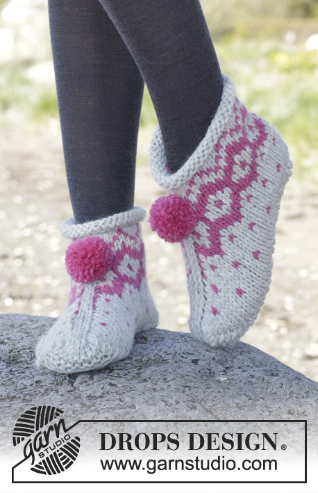 Winter Poppies Slippers / DROPS 164-10 - Knitted DROPS slippers with Nordic pattern and pompoms in ”Andes”. Size 35-43