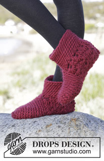 Free patterns - Christmas Socks & Slippers / DROPS 164-11