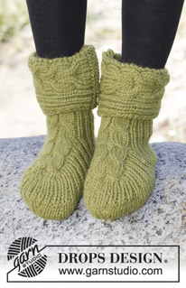 Free patterns - Christmas Socks & Slippers / DROPS 164-36