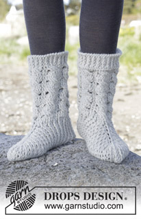 Free patterns - Women's Socks & Slippers / DROPS 166-33