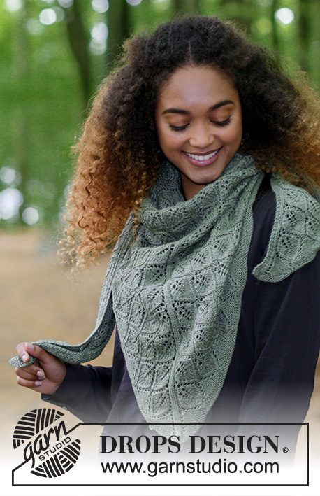 Sage Dream / DROPS 180-5 - Shawl with lace pattern, worked top down.
Piece is knitted in DROPS BabyAlpaca Silk.