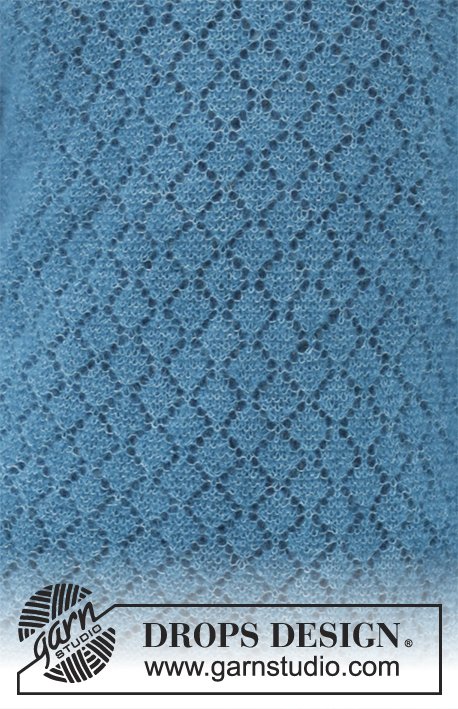 Song of the Sea / DROPS 181-22 - Bluse med raglan, hulmønster, retstrik og slids i siden, strikket oppefra og ned. Størrelse S - XXXL.
Arbejdet er strikket i DROPS Kid-Silk
