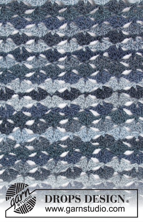 Blue Fountain / DROPS 181-33 - Sweter na szydełku z wzorem wachlarzy. Od S do XXXL
Z włóczki DROPS Big Delight.