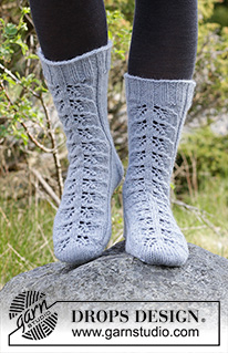 Free patterns - Women's Socks & Slippers / DROPS 182-14
