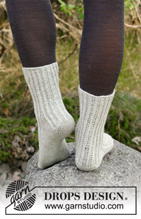 Free patterns - Women's Socks & Slippers / DROPS 182-32