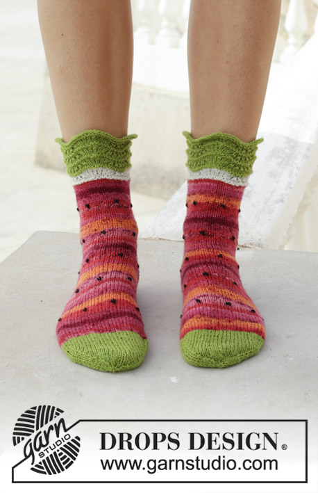 Fruity Feet / DROPS 189-26 - Strikkede sokker med vandmelonmønster. Størrelse 35-43. Arbejdet er strikket i DROPS Fabel