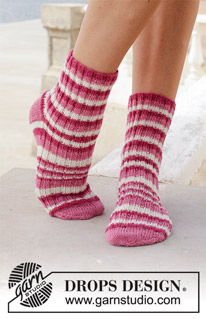 Free patterns - Dětské ponožky a papučky / DROPS 189-28