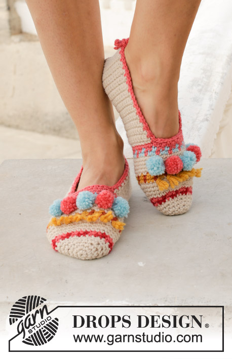 Let's Party / DROPS 189-35 - Crocheted slippers with multi-colored pattern, fringes and pompoms. Piece is crocheted in DROPS Nepal.