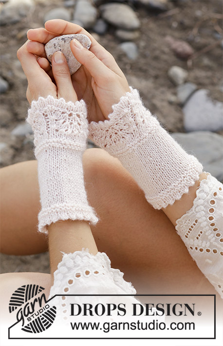 Geline / DROPS 190-33 - Knitted wrist warmers with wave pattern. The piece is worked in DROPS BabyAlpaca Silk.