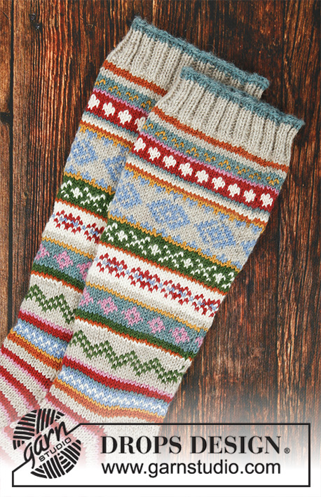 Winter Carnival Socks / DROPS 193-1 - Strikkede sokker i DROPS Karisma. Arbeidet er strikket med striper og nordisk mønster. Størrelse 35 - 46.