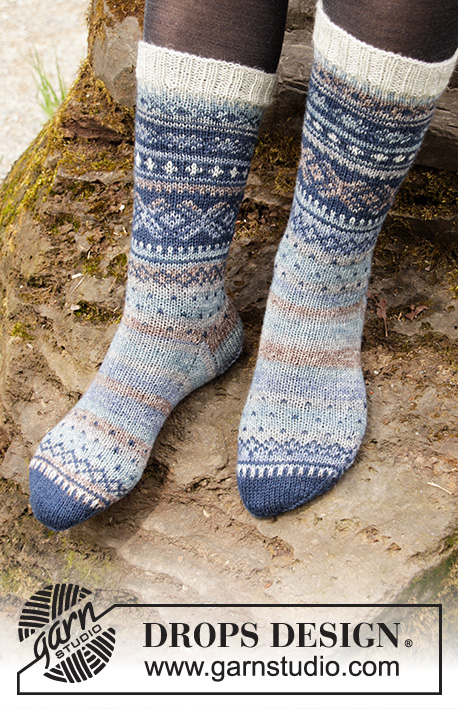 Nordfjord / DROPS 193-16 - Ponožky s norským vzorem pletené z příze DROPS Fabel. Velikost 35 až 43