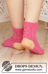 No Shorcuts / DROPS 193-21 - Kötött zokni DROPS Merino Extra Fine fonalból A darabot csavart- és bogyós mintával kötjük. 35 - 43 éves méretekben Téma: jóga