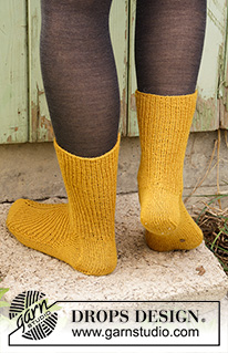Free patterns - Women's Socks & Slippers / DROPS 193-8