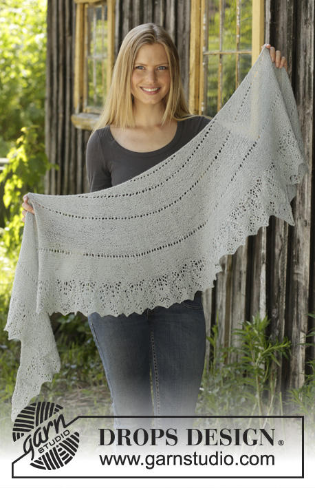 Daydreamer / DROPS 195-17 - Knitted shawl in DROPS Lace or BabyAlpaca Silk with garter stitch and lace pattern.