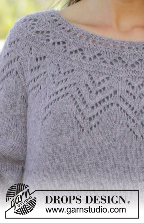 Agnes Sweater / DROPS 197-16 - Strikket bluse med rundt bærestykke i DROPS Sky. Arbejdet er strikket oppefra og ned med hulmønster. Størrelse S - XXXL.