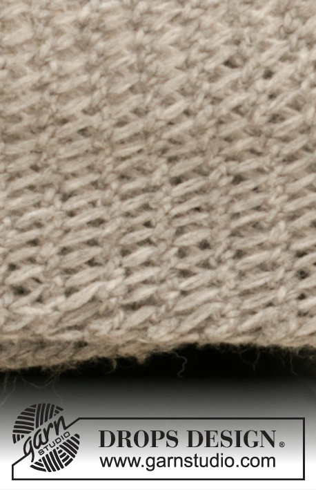 Layer Up / DROPS 204-24 - Knitted neck warmer in 2 strands DROPS Air. Piece is knitted back and forth with lace pattern.