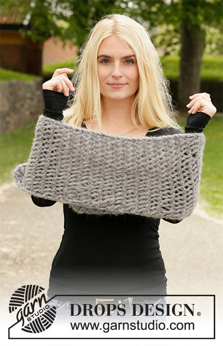 Layer Up / DROPS 204-24 - Knitted neck warmer in 2 strands DROPS Air. Piece is knitted back and forth with lace pattern.