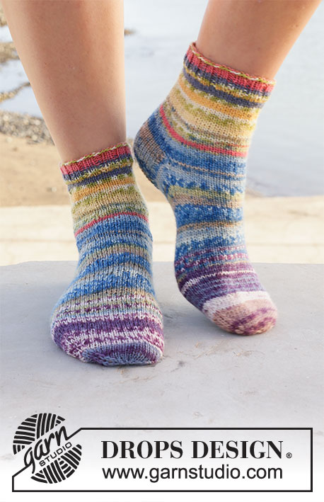 Festival Socks / DROPS 209-19 - Strikkede sokker med striber i DROPS Fabel. Størrelse 35 - 43