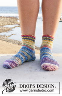 Festival Socks / DROPS 209-19 - Pruhované ponožky pletené z příze DROPS Fabel. Velikost 35 - 43.
