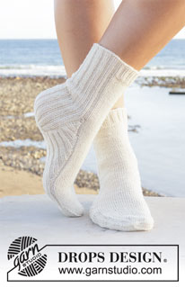 Free patterns - Women's Socks & Slippers / DROPS 209-22