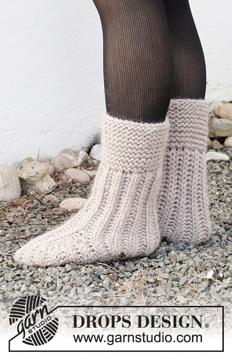 Rockslide Rockers / DROPS 214-61 - Knitted slippers with garter stitch and in English rib in DROPS Snow. Size 35-42.