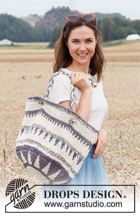 Compass Tote / DROPS 220-25 - Crochet bag with 2 strands DROPS Paris with color pattern.