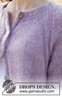 Lavender Pocket / DROPS 223-36 - Raglánový propínací svetr s ¾-rukávem pletený shora dolů z příze DROPS Air. Velikost S - XXXL.