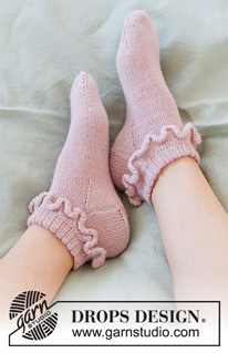 Rosy Ruffles / DROPS 223-47 - Knitted socks with flounce in DROPS Nord. Worked top down. Size 35-42 = US 4 1/2 – 10 1/2.