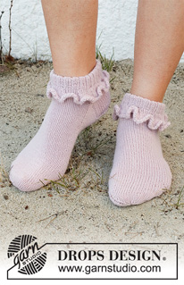 Rosy Ruffles / DROPS 223-47 - Knitted socks with flounce in DROPS Nord. Worked top down. Size 35-42 = US 4 1/2 – 10 1/2.