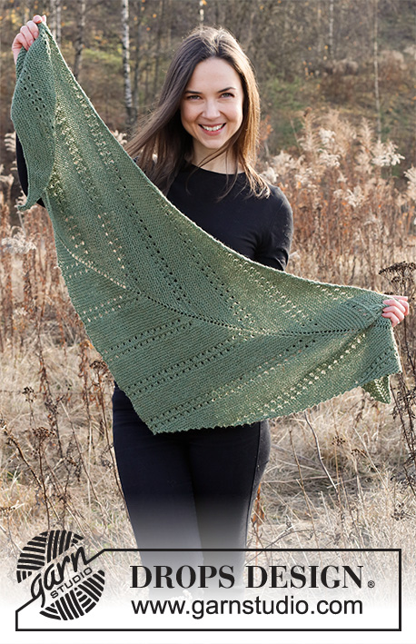 New Fern / DROPS 226-26 - Knitted shawl in DROPS BabyMerino. The piece is worked at an angle with garter stitch and lace pattern.