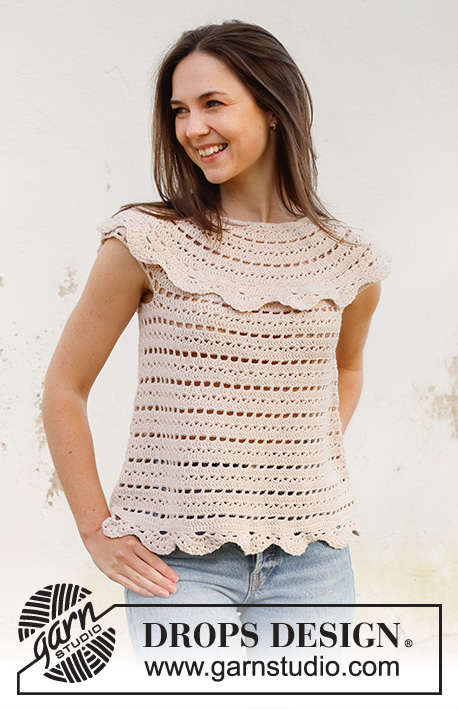 Beige Desert / DROPS 231-45 - Crocheted top in DROPS Cotton Merino. The piece is worked top down with round yoke, lace pattern and a laced edge on the yoke. Sizes S - XXXL.