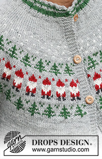 Christmas Time Cardigan / DROPS 233-13 - Strikket cardigan til herre i DROPS Karisma. Arbejdet strikkes oppefra og ned med rundt bærestykke og flerfarvet mønster med nisse og grantræ. Størrelse S - XXXL. Tema: Jul.