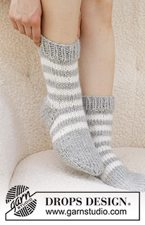 Free patterns - Christmas Socks & Slippers / DROPS 234-74