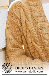 Golden Hour Cardigan / DROPS 235-22 - Sweter rozpinany na drutach, przerabiany od dołu do góry, z warkoczami, dekoltem V i pęknięciami na bokach, 1 nitką włóczki DROPS Wish lub 2 nitkami DROPS Air. Od S do XXXL.