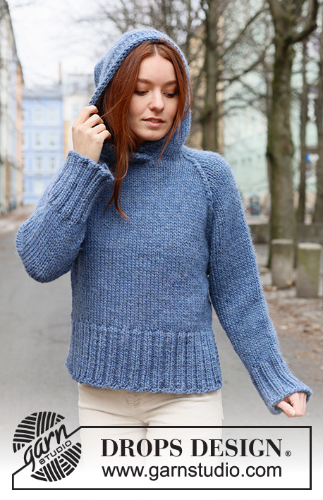 Chaperon Bleu / DROPS 236-4 - Knitted sweater in DROPS Snow. The piece is worked bottom up in stockinette stitch with raglan and a hood. Sizes S - XXXL.