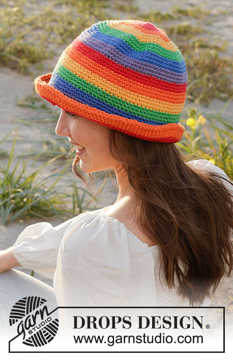 Double Rainbow Hat / DROPS 238-20 - Pruhovaný duhový klobouk háčkovaný shora dolů z příze DROPS Paris. Velikost S – XL
