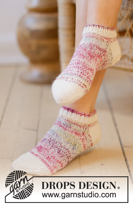 Sweet Treats / DROPS 238-29 - Knitted socks/ankle socks in 2 strands DROPS Fabel. The piece is worked top down in stocking stitch. Sizes 35 – 43.