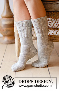 Free patterns - Women's Socks & Slippers / DROPS 238-32