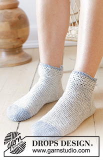 Seafarer Socks / DROPS 238-36 - Crocheted socks / ankle socks in DROPS Nord. Work top down. Size 35 to 43