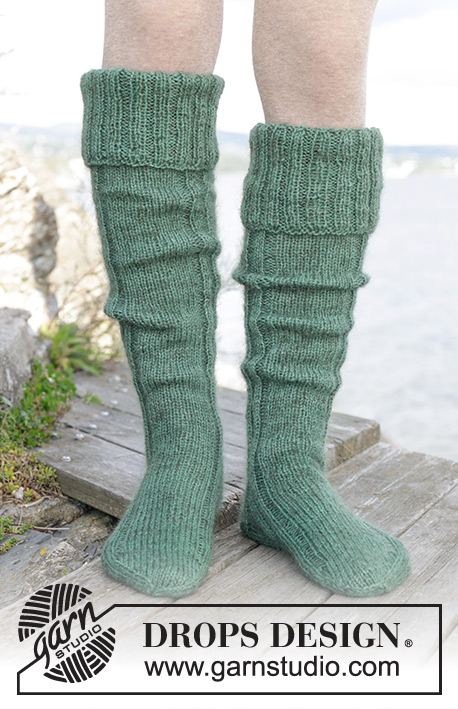 To the Forest / DROPS 244-33 - Pletené ponožky s pružným vzorem a lícovým žerzejem z příze DROPS Nord a DROPS Kid-Silk. Velikost 35 - 43.