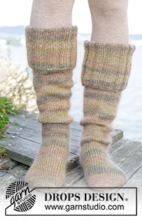 Mantle Socks / DROPS 244-35 - Knitted socks with rib and stocking stitch in DROPS Fabel and DROPS Kid-Silk. Sizes 35 – 43.