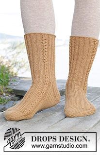 Free patterns - Women's Socks & Slippers / DROPS 244-38