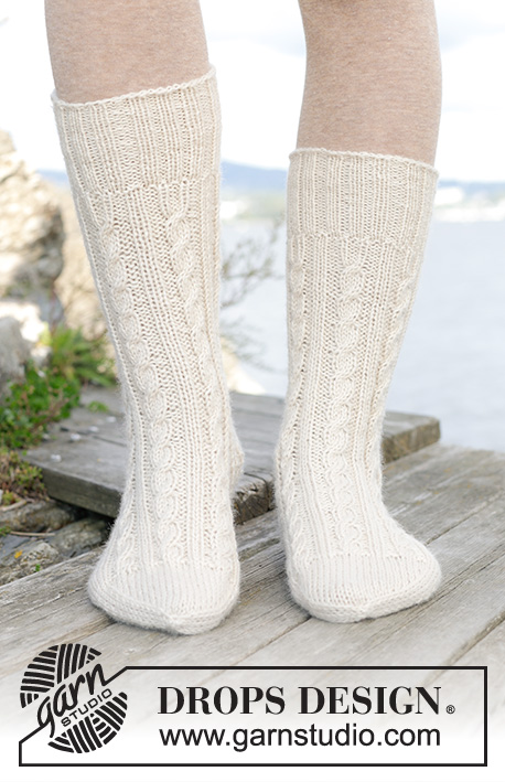 Frosted Links / DROPS 244-39 - Knitted half-length socks with cables in DROPS Karisma. Sizes 35 – 43.