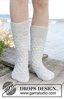 Free patterns - Women's Socks & Slippers / DROPS 244-40