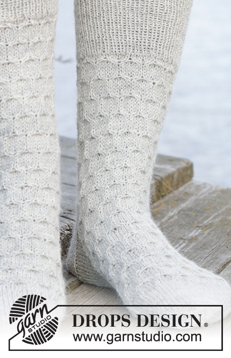 Step into Winter / DROPS 244-40 - Knitted socks with honeycomb pattern in DROPS Fabel. Sizes 35 – 43 = US US 4 1/2.